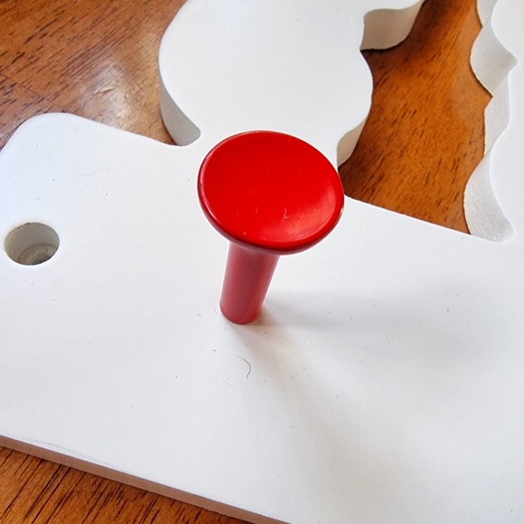 Cat Wall Mount Multi-Purpose Organizer With Pegs - Picture 7 of 8